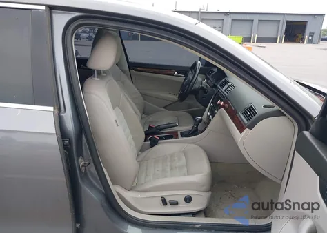 2013 Volkswagen Passat 2.0L Tdi Sel Premium z USA, uszkodzony, nr VIN 1VWCN7A39DC058142